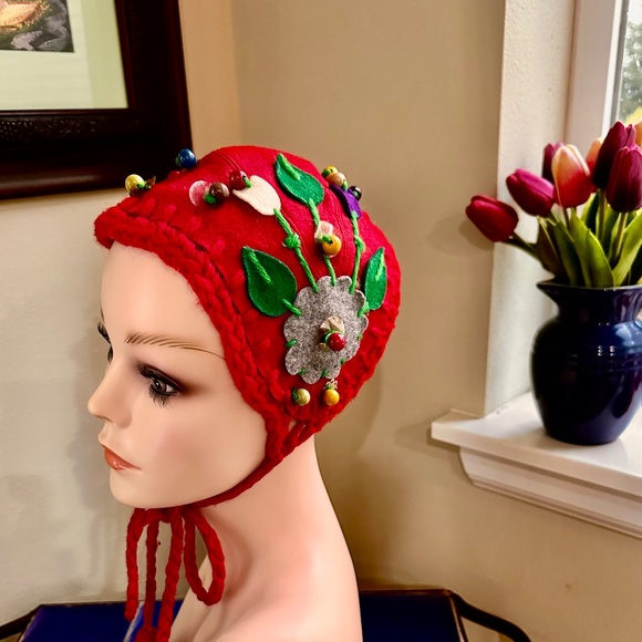 Vintage 40s Woman’s Red Wool HandmadeTyrolean Style Snow Bonnet / Winter Hat - Picture 13 of 15